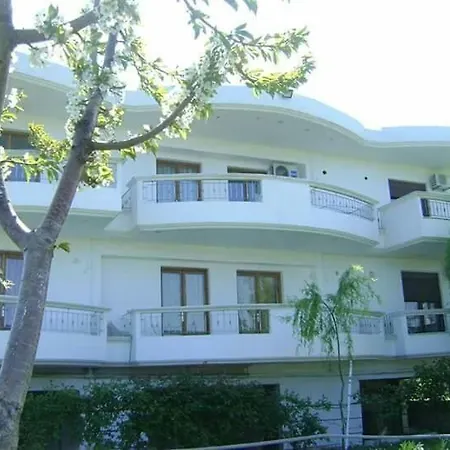 Karalias Apartment *