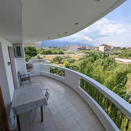 Apartment Karalias *